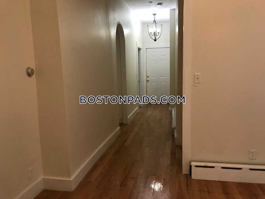 SOMERVILLE - DAVIS SQUARE - 4 Beds, 2 Baths - Image 2