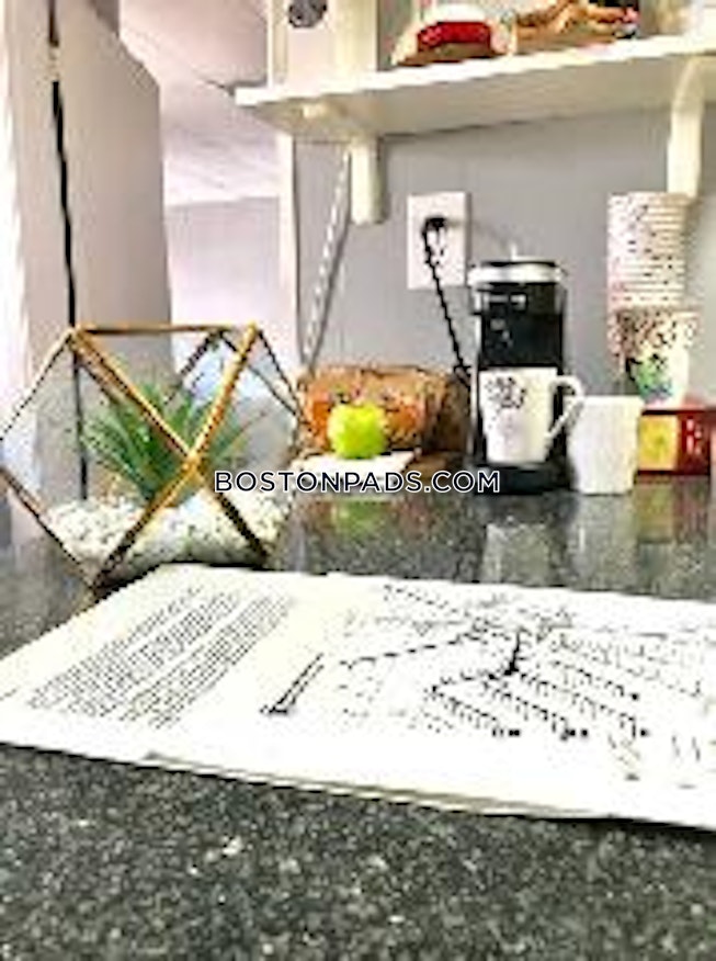 Boston - $3,150+ /mo