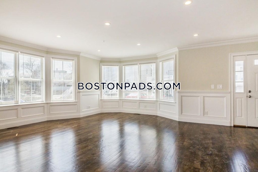 BOSTON - FORT HILL - 4 Beds, 3.5 Baths - Image 10