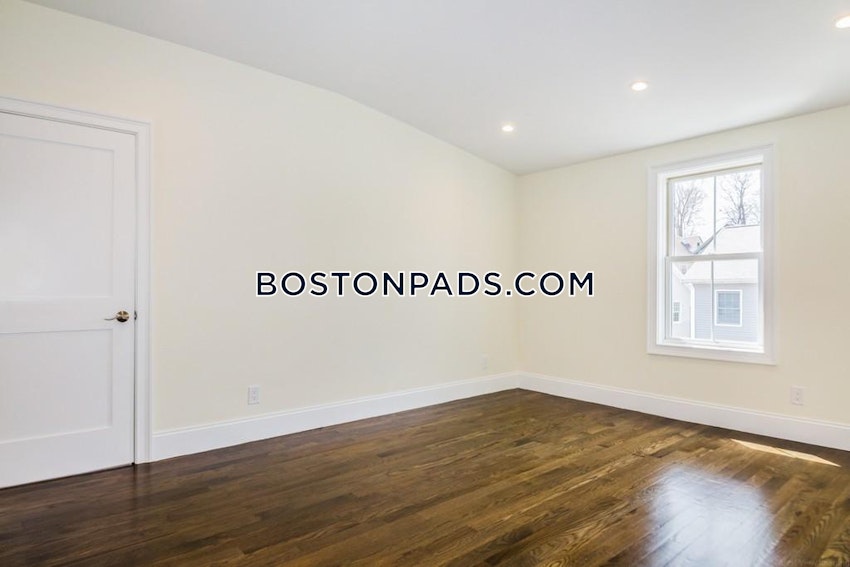 BOSTON - FORT HILL - 4 Beds, 3.5 Baths - Image 8