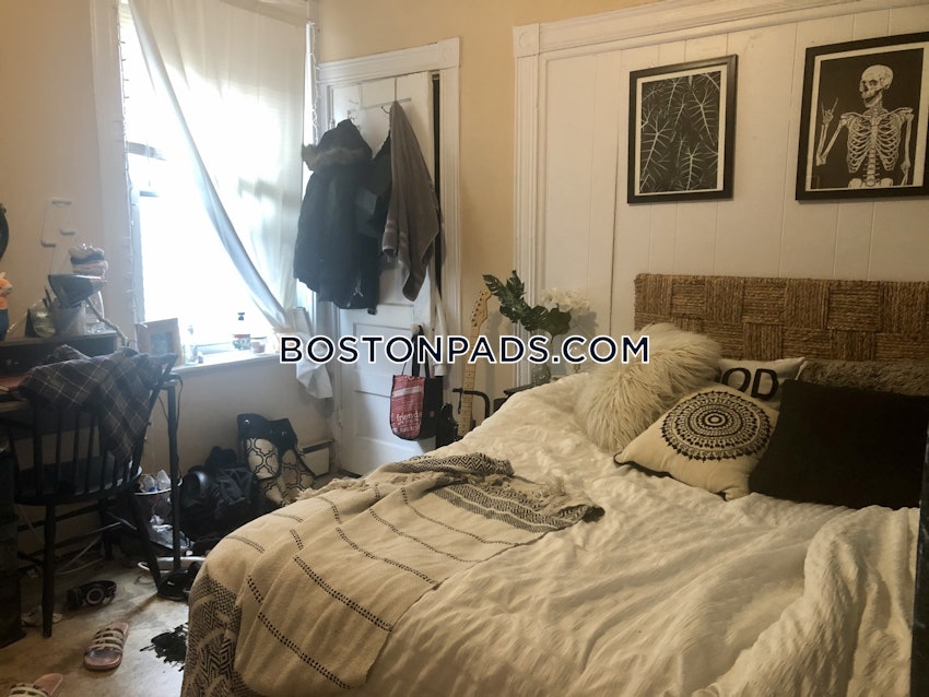 BOSTON - MISSION HILL - 4 Beds, 1 Bath - Image 21