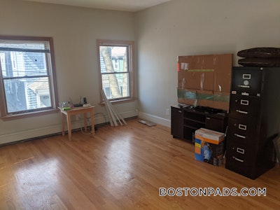 Brighton 3 Beds 2 Baths Boston - $3,500