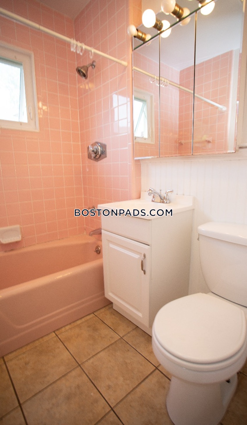 BELMONT - 4 Beds, 2 Baths - Image 9