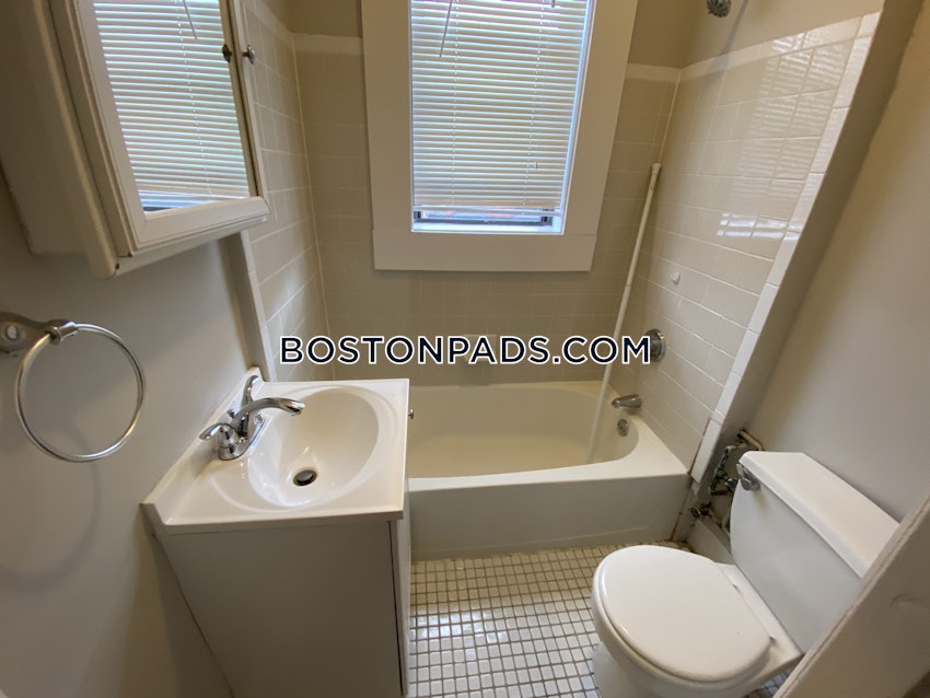 CAMBRIDGE - HARVARD SQUARE - 1 Bed, 1 Bath - Image 7