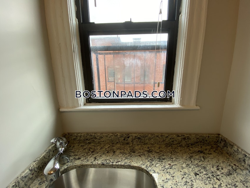 CAMBRIDGE - HARVARD SQUARE - 1 Bed, 1 Bath - Image 5