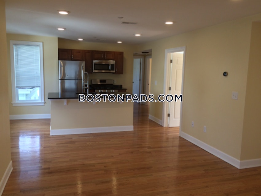 SOMERVILLE - DAVIS SQUARE - 3 Beds, 2 Baths - Image 3