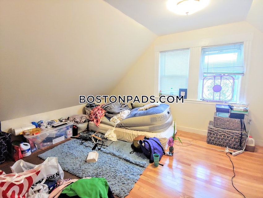BOSTON - LOWER ALLSTON - 5 Beds, 2 Baths - Image 3