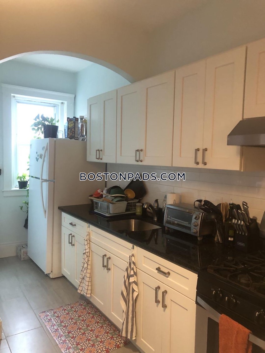 BOSTON - ALLSTON - 3 Beds, 1 Bath - Image 8