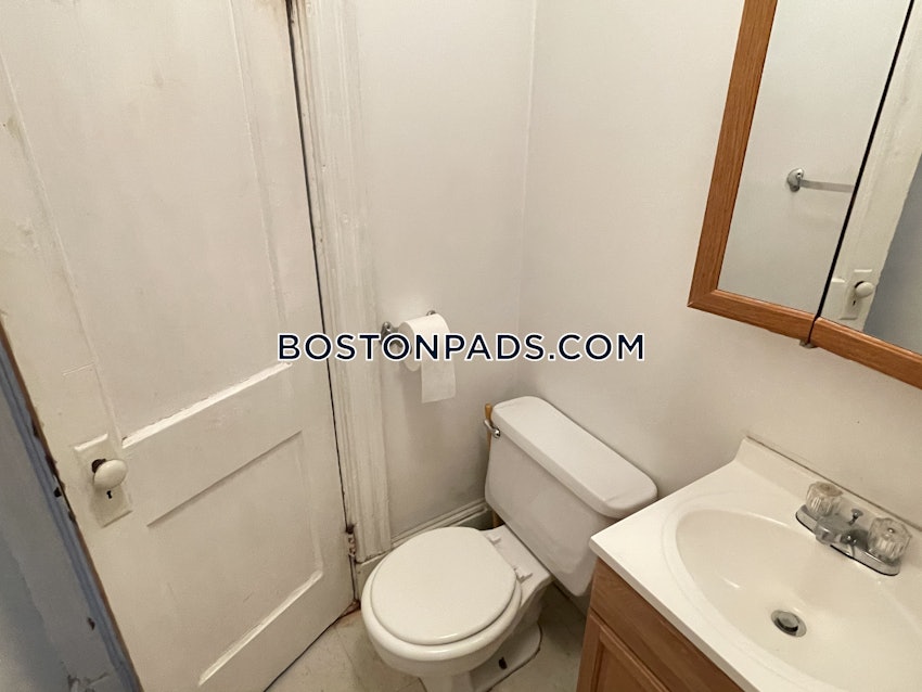 BOSTON - BEACON HILL - 1 Bed, 1 Bath - Image 1