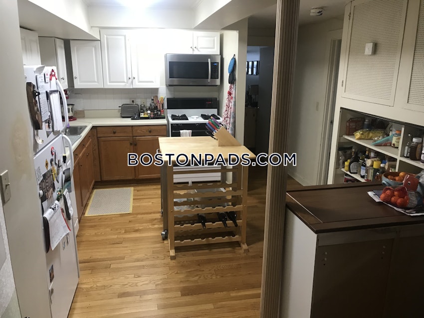 BROOKLINE- COOLIDGE CORNER - 3 Beds, 1 Bath - Image 1