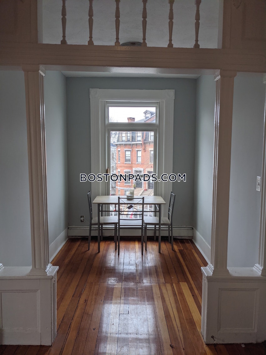 BOSTON - FORT HILL - 10 Beds, 4 Baths - Image 12