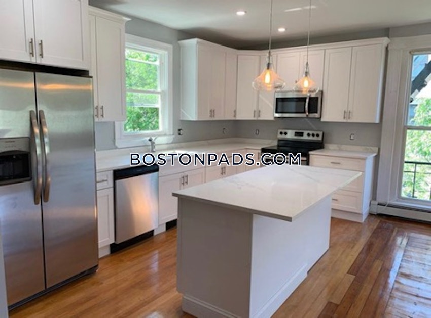 BOSTON - FORT HILL - 10 Beds, 4 Baths - Image 4