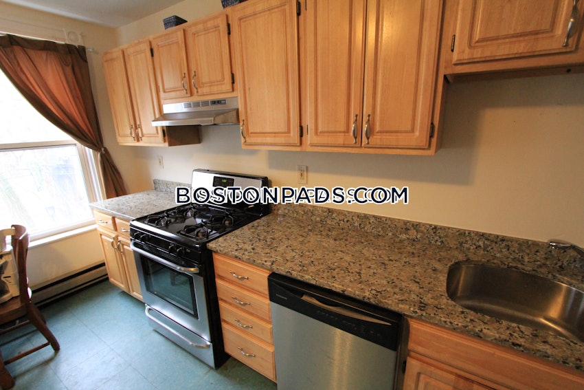 BOSTON - MISSION HILL - 3 Beds, 1 Bath - Image 4