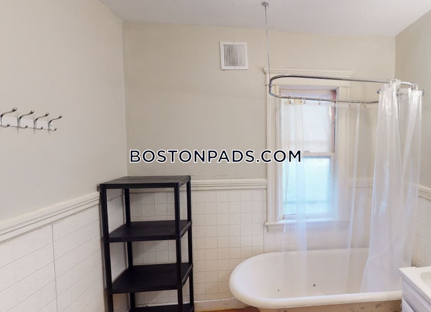 SOMERVILLE - TUFTS - 4 Beds, 1 Bath - Image 7