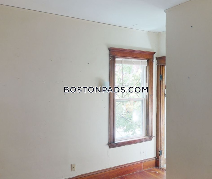 SOMERVILLE - TUFTS - 4 Beds, 1 Bath - Image 7