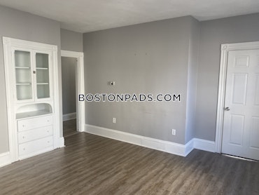 Boston - 4 Beds, 2 Baths