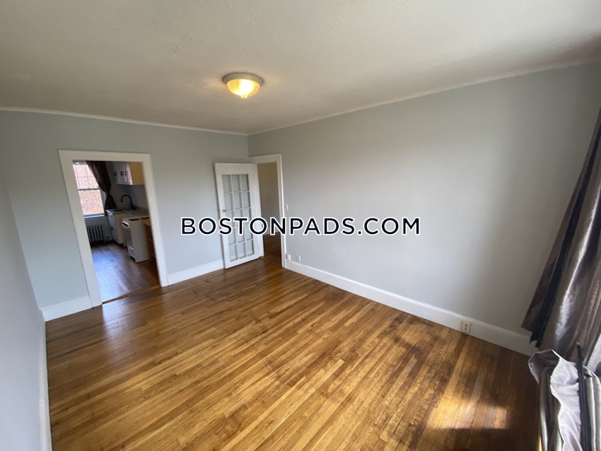 CAMBRIDGE - HARVARD SQUARE - 1 Bed, 1 Bath - Image 5