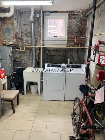 Boston - 1 Beds, 1 Baths