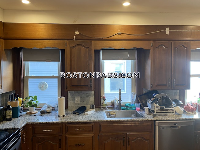 Medford - $5,800+ /mo