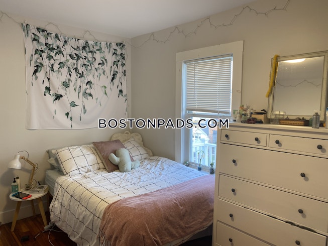 Medford - $5,800+ /mo