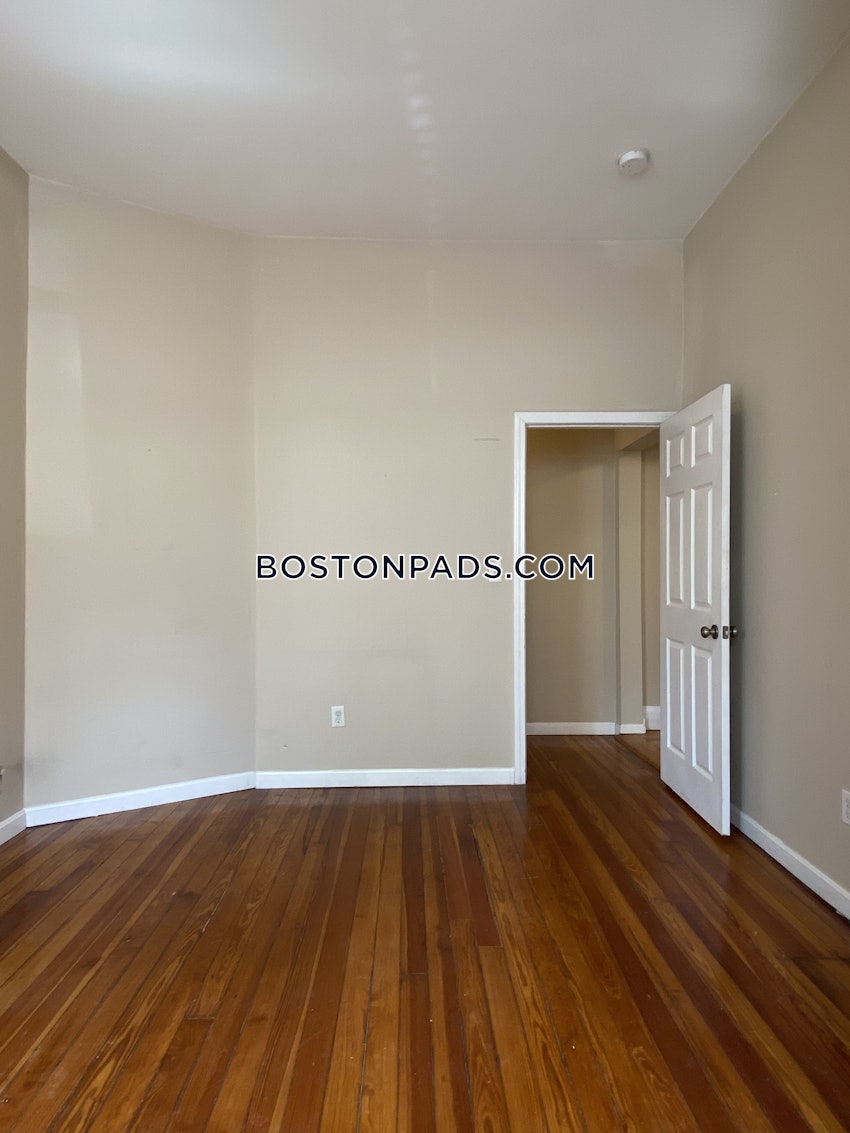 BOSTON - BRIGHTON - BRIGHTON CENTER - 3 Beds, 1 Bath - Image 4