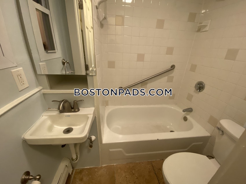 REVERE - 2 Beds, 1 Bath - Image 14