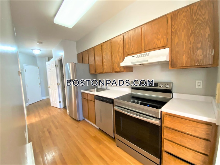 BOSTON - BACK BAY - 1 Bed, 1 Bath - Image 2