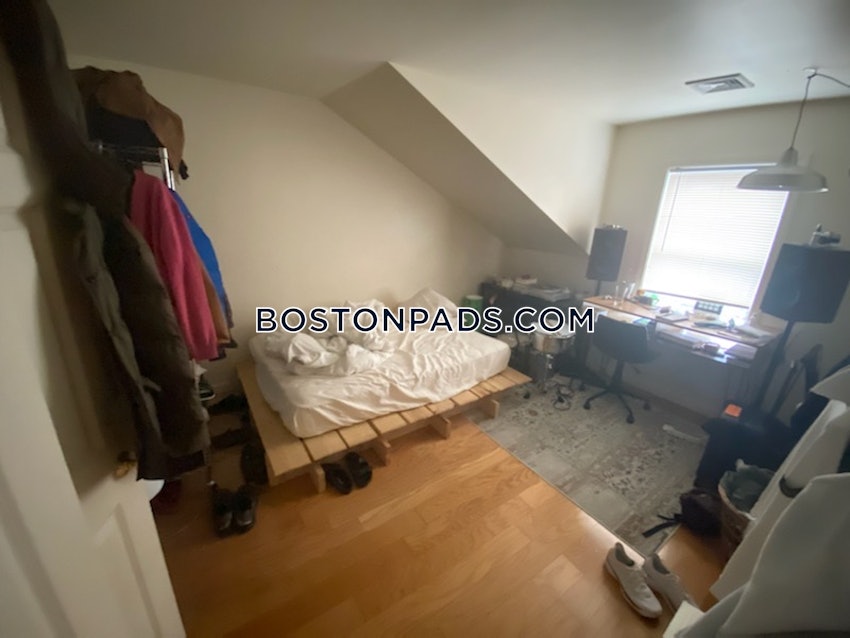 BOSTON - LOWER ALLSTON - 5 Beds, 2.5 Baths - Image 2