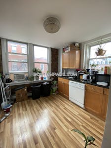 North End 3 Beds 1 Bath Unit | North End Boston | Available 9/1 Boston - $5,500 No Fee