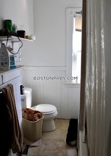 Boston - 7 Beds, 3 Baths