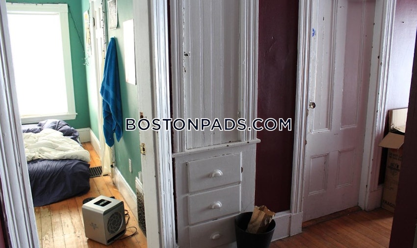 BOSTON - ALLSTON - 7 Beds, 3 Baths - Image 4
