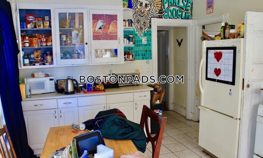 BOSTON - ALLSTON - 7 Beds, 3 Baths - Image 9