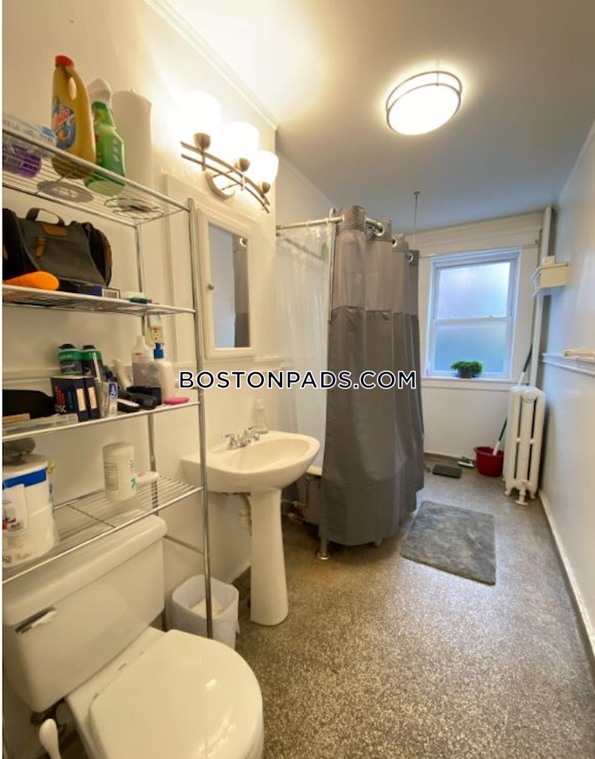 CAMBRIDGE - PORTER SQUARE - 3 Beds, 2 Baths - Image 11