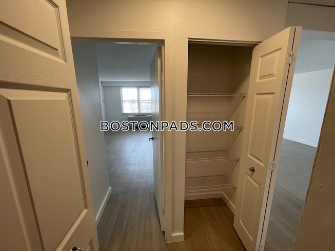 Boston - $2,901+ /mo