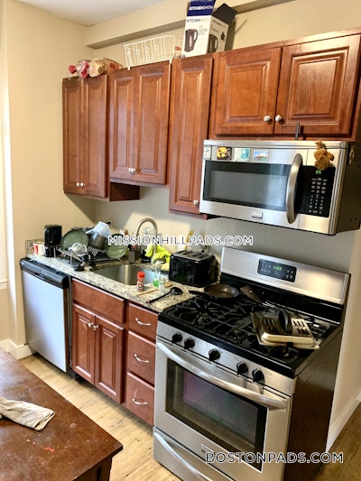 Mission Hill 4 Beds 1 Bath Boston - $6,400