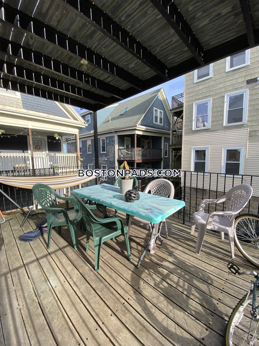 BOSTON - MISSION HILL - 4 Beds, 1 Bath - Image 11