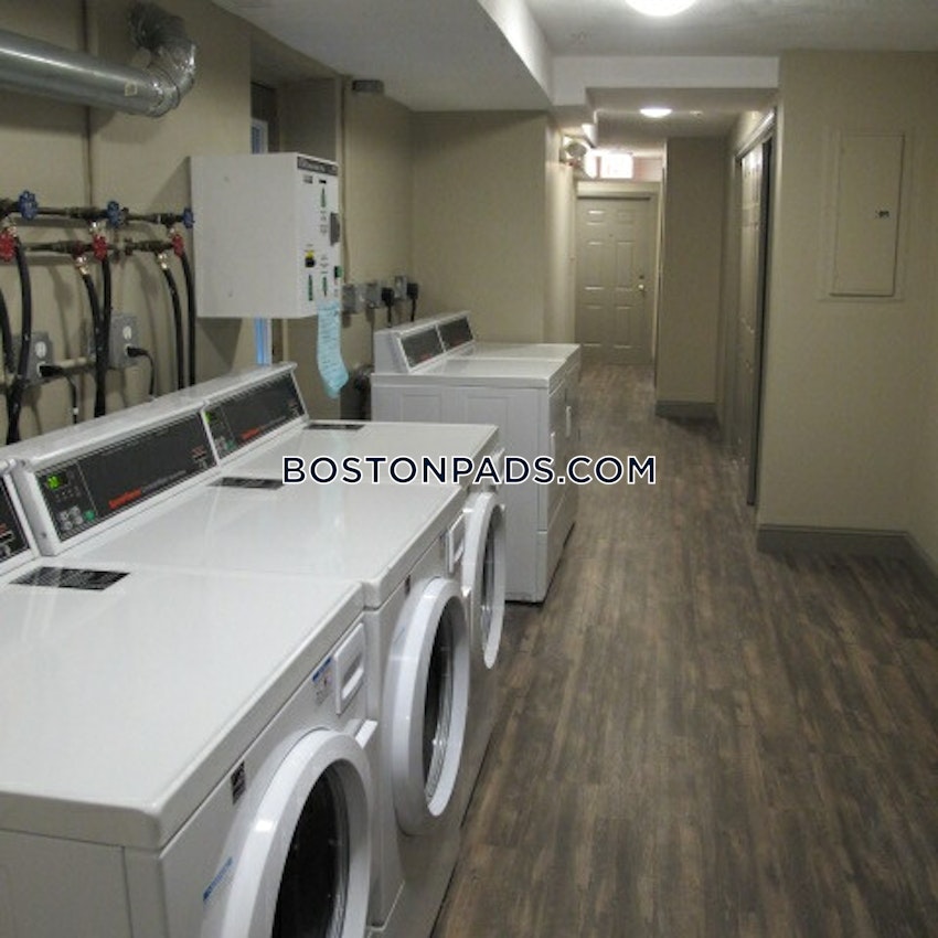 BOSTON - NORTH END - 2 Beds, 1 Bath - Image 3