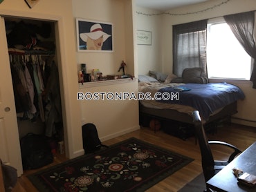 Boston - 5 Beds, 2 Baths