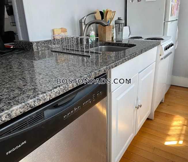 Boston - $3,100+ /mo