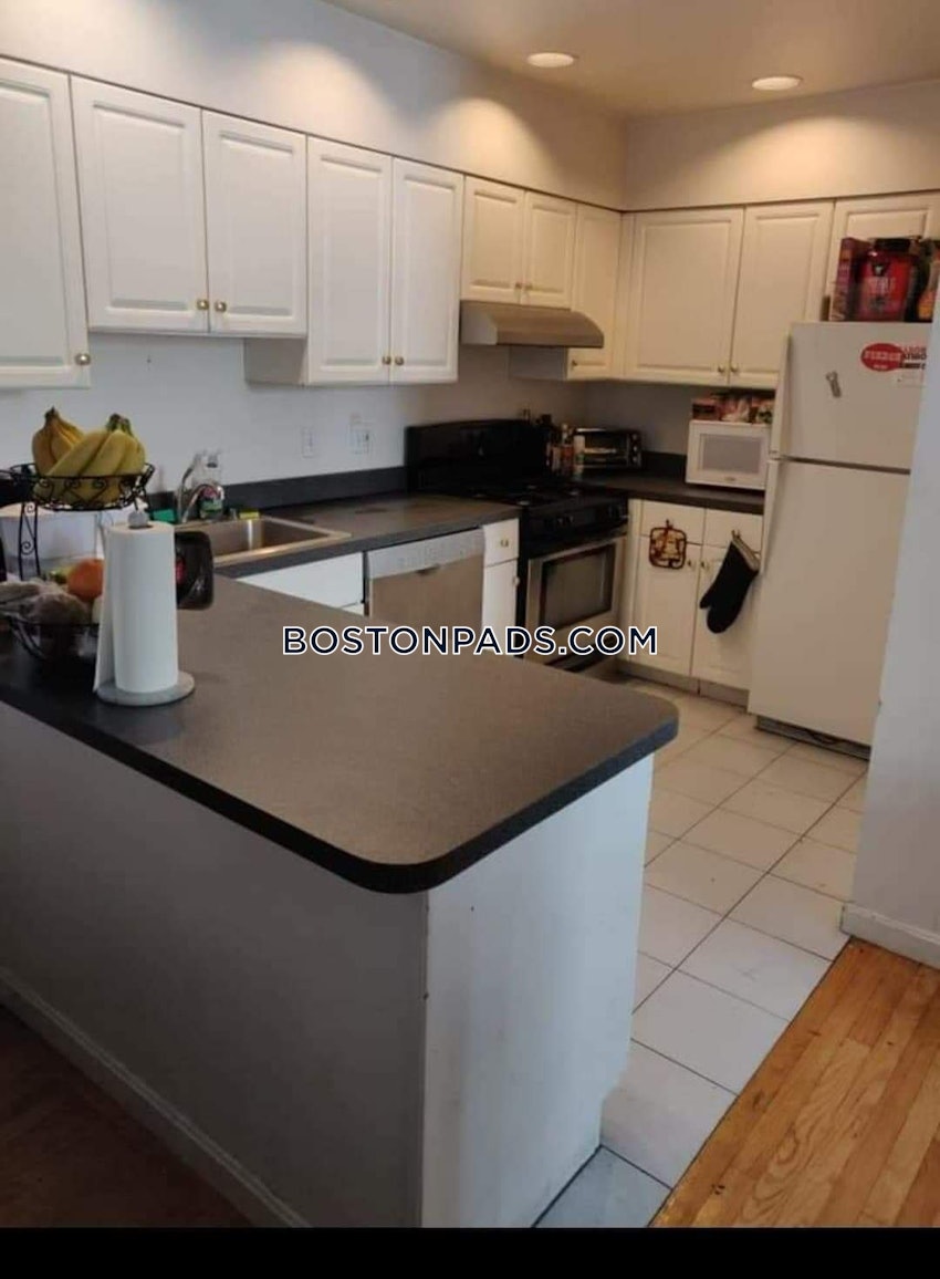 BOSTON - BRIGHTON- WASHINGTON ST./ ALLSTON ST. - 4 Beds, 3 Baths - Image 3