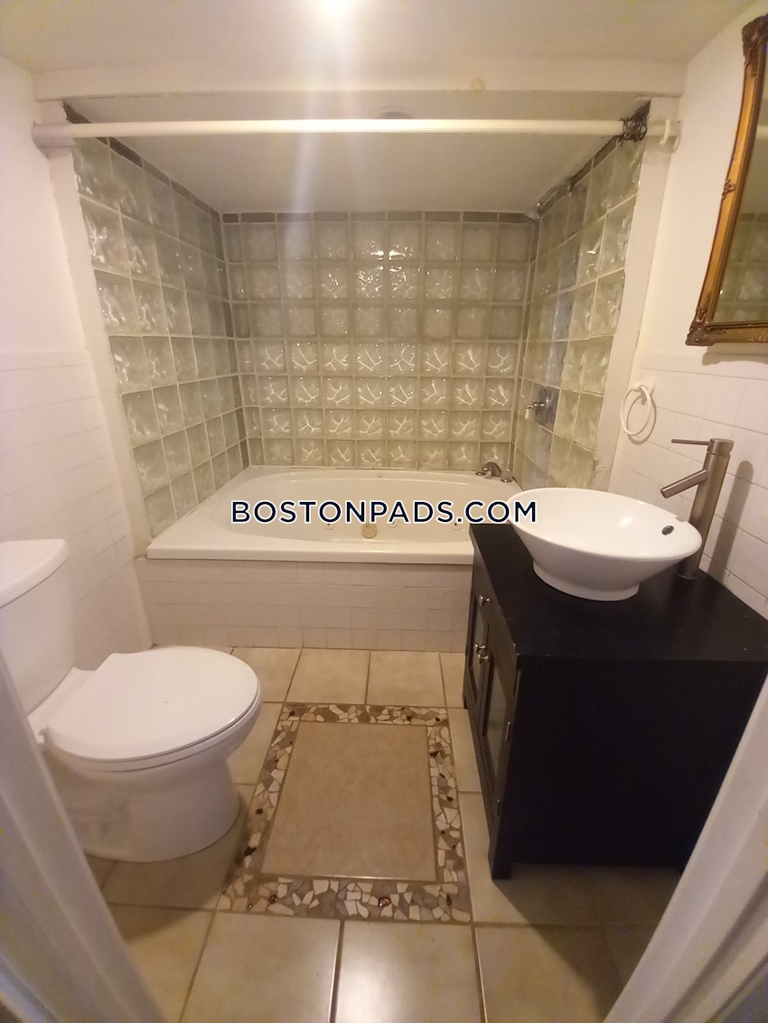 BOSTON - MISSION HILL - 5 Beds, 2.5 Baths - Image 49