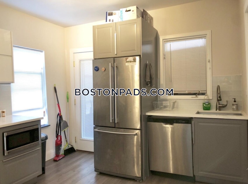 BOSTON - SOUTH BOSTON - ANDREW SQUARE - 4 Beds, 1 Bath - Image 2