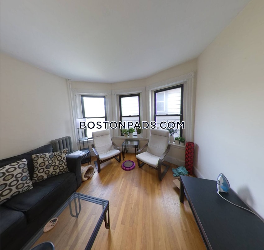 SOMERVILLE - PORTER SQUARE - 3 Beds, 1 Bath - Image 5