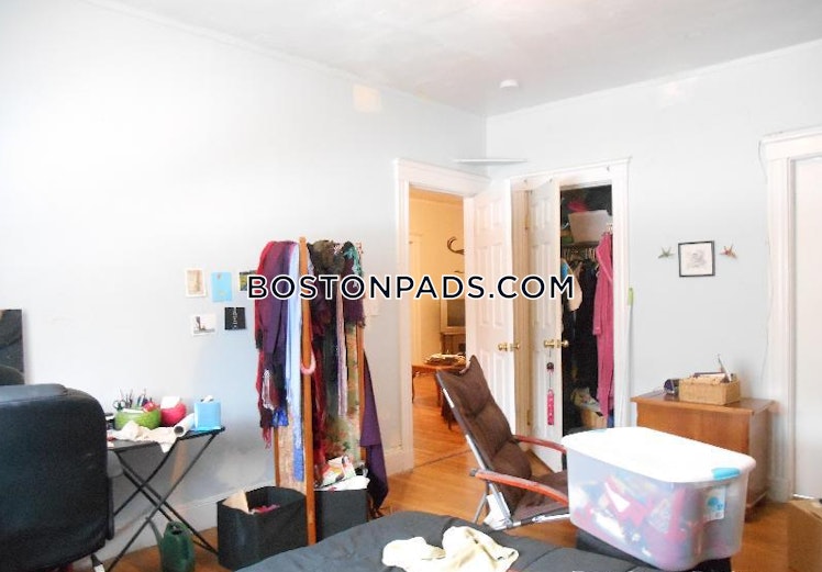 Orchard Rd., Brookline