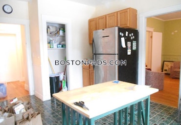 Brookline - 5 Beds, 2 Baths