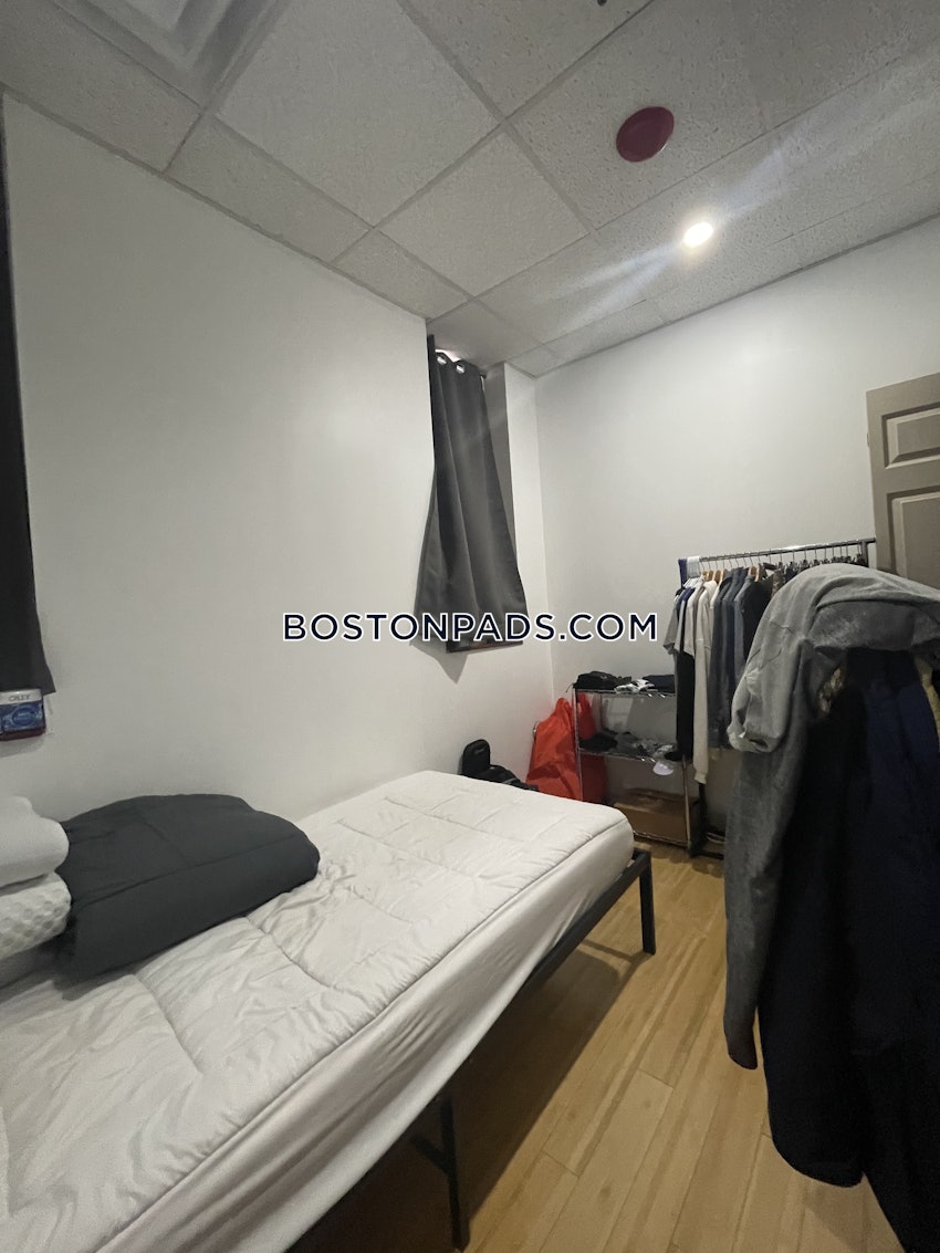 BOSTON - CHINATOWN - 2 Beds, 1 Bath - Image 5