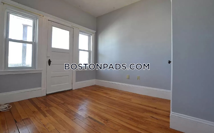 BOSTON - BRIGHTON - OAK SQUARE - 3 Beds, 1 Bath - Image 6