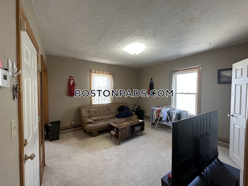 BOSTON - FORT HILL - 2 Beds, 1 Bath - Image 6