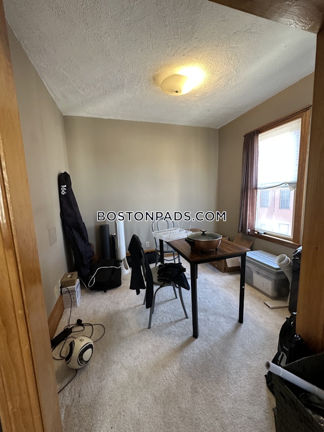 Boston - $2,900+ /mo