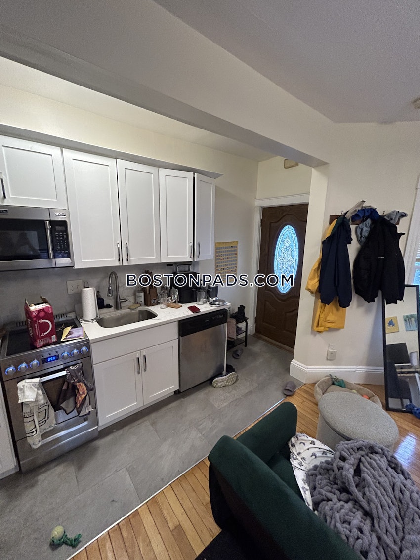 CAMBRIDGE - PORTER SQUARE - 1 Bed, 1 Bath - Image 6